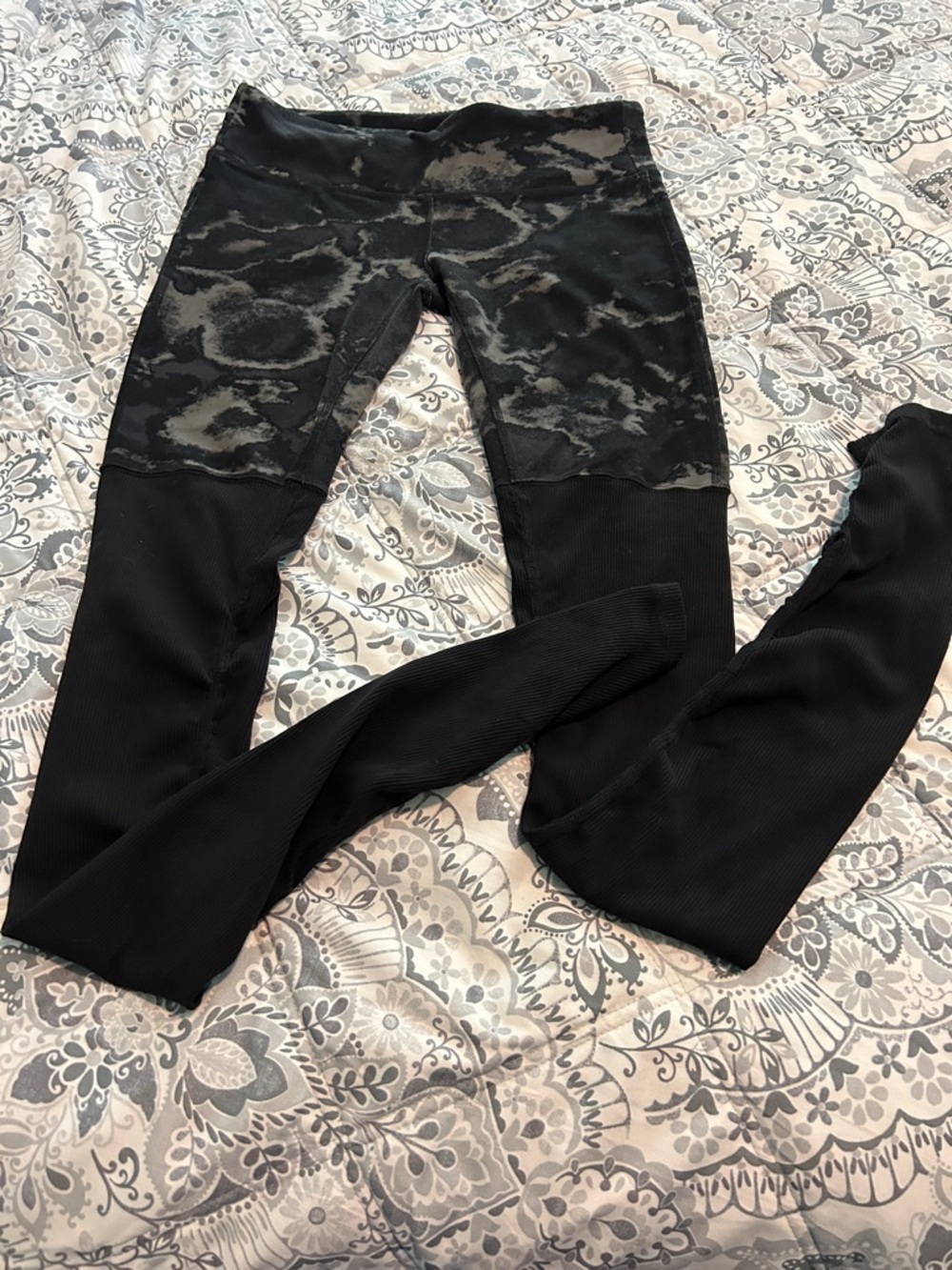Women's Black and Gray Tie-Dye Panel Leggings - Picture 2 of 4